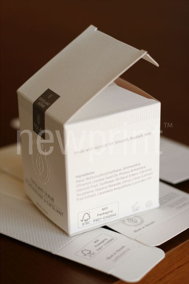 why custom packaging boxes - custom packaging box with luxury look on the outside